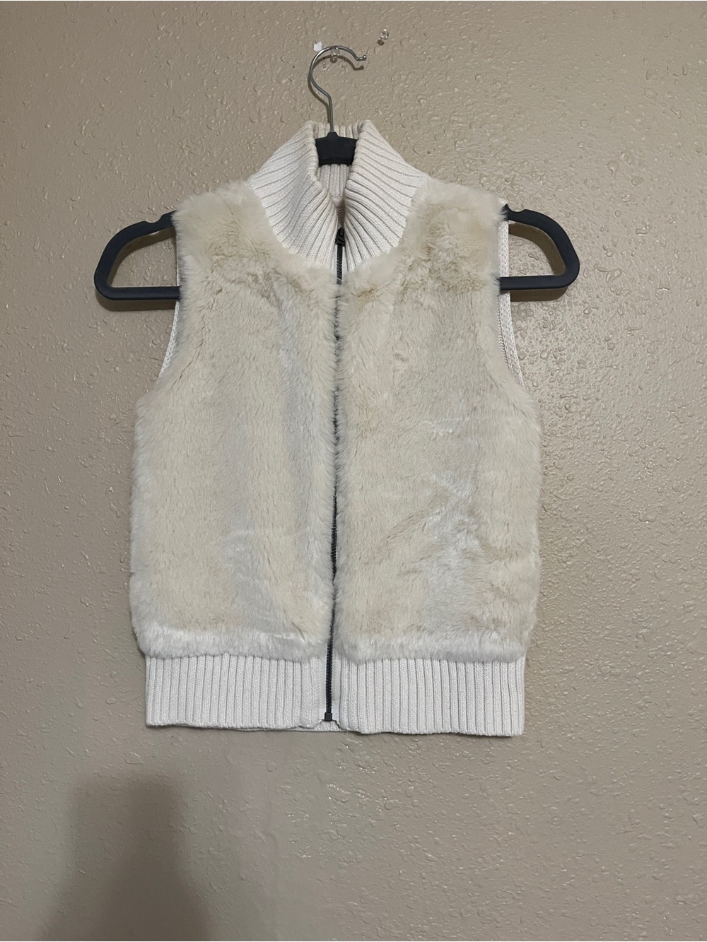 GAP Cream Faux Fur Zip Vest with Ribbed Collar *Girls Large